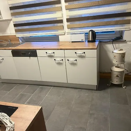 Apartment Monteurzimmer Auras *